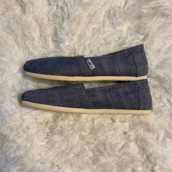Toms Women’s Slip On Shoes - Picture 6 of 9